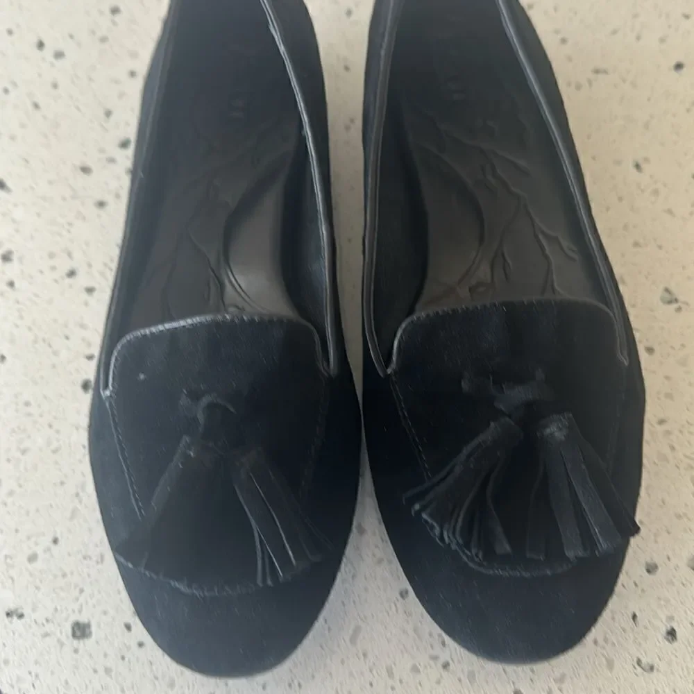 Born Women’s Black Suede Leather Slip On Loafers Flats Tassel Details Size 8.5M